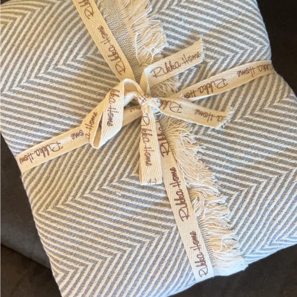 Dreamy Rikka Cotton Blended Chevron Throw Blanket, Ash Grey, 57x79